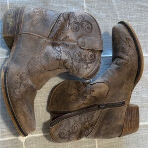 Roper Embroidered Brown Ankle Boots 6.5 Cowgirl western